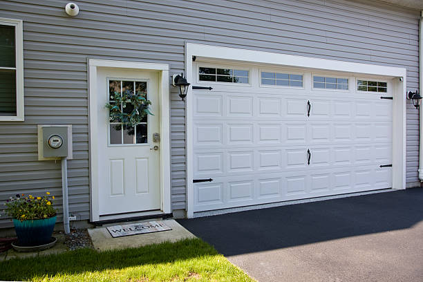 24/7 Emergency Garage Door Panel Replacement experts in Stratford, NJ